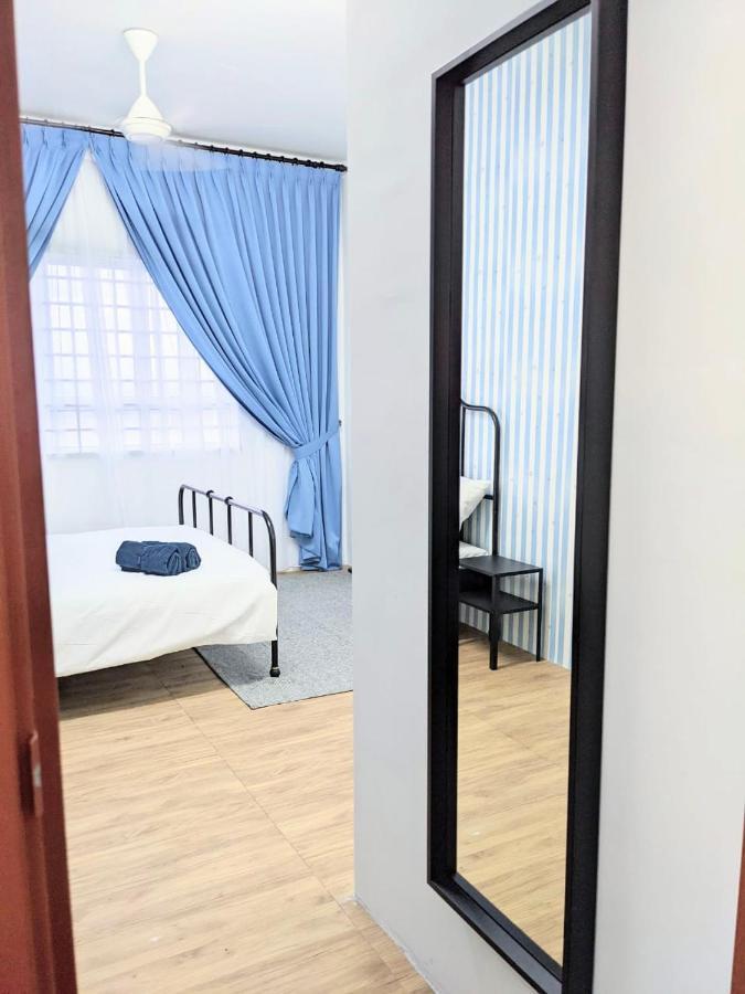 Looking For... A Staycation Куала-Тренгану Екстер'єр фото